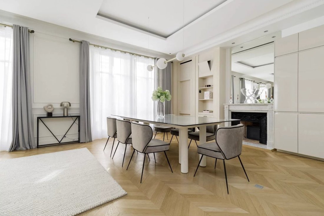 Appartamento a Triangle d'Or, Paris 8e Arrondissement, Parigi 4 - 17956899