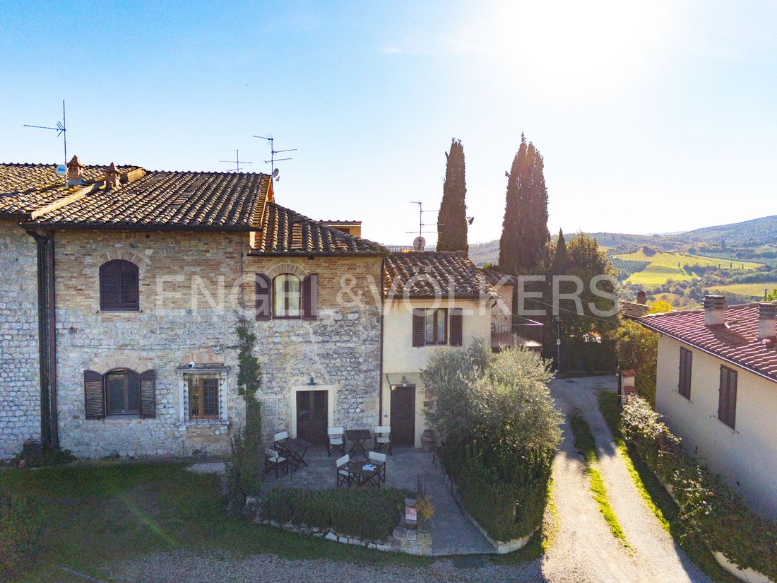 House in San Gimignano, Tuscany, Italy 3 - 15140988