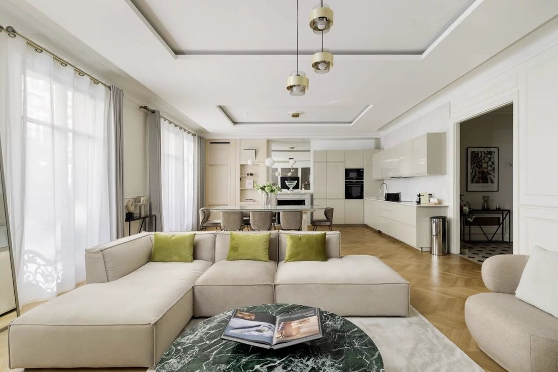 Appartamento a Triangle d'Or, Paris 8e Arrondissement, Parigi 2 - 17956899