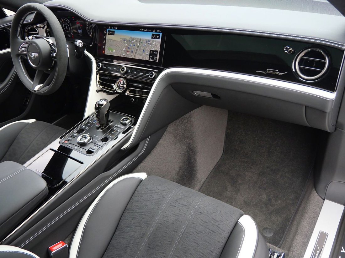 Sedan in Thousand Oaks, CA, United States 2 - 17956563