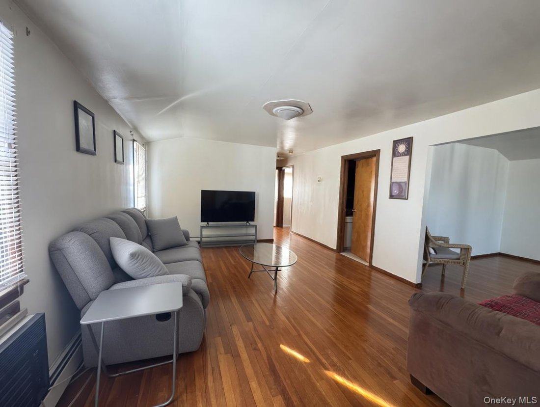 House in New York, New York, United States 5 - 17956207