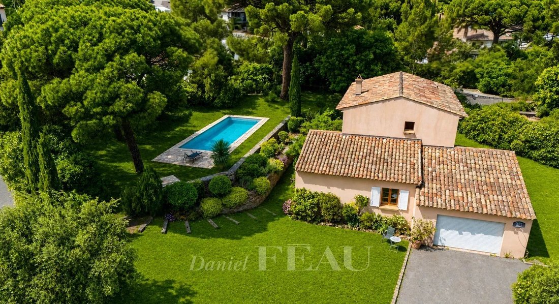 Villa in Gassin, Provence-Alpes-Côte d'Azur, France 1 - 17844857