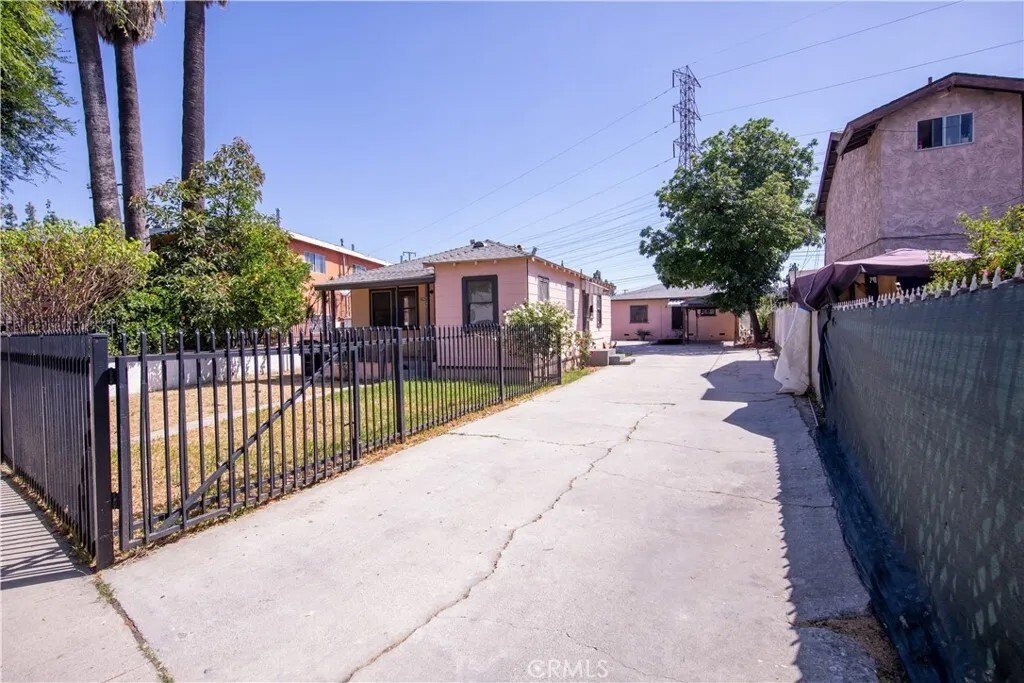 Bell, California, United States 4 - 17764146