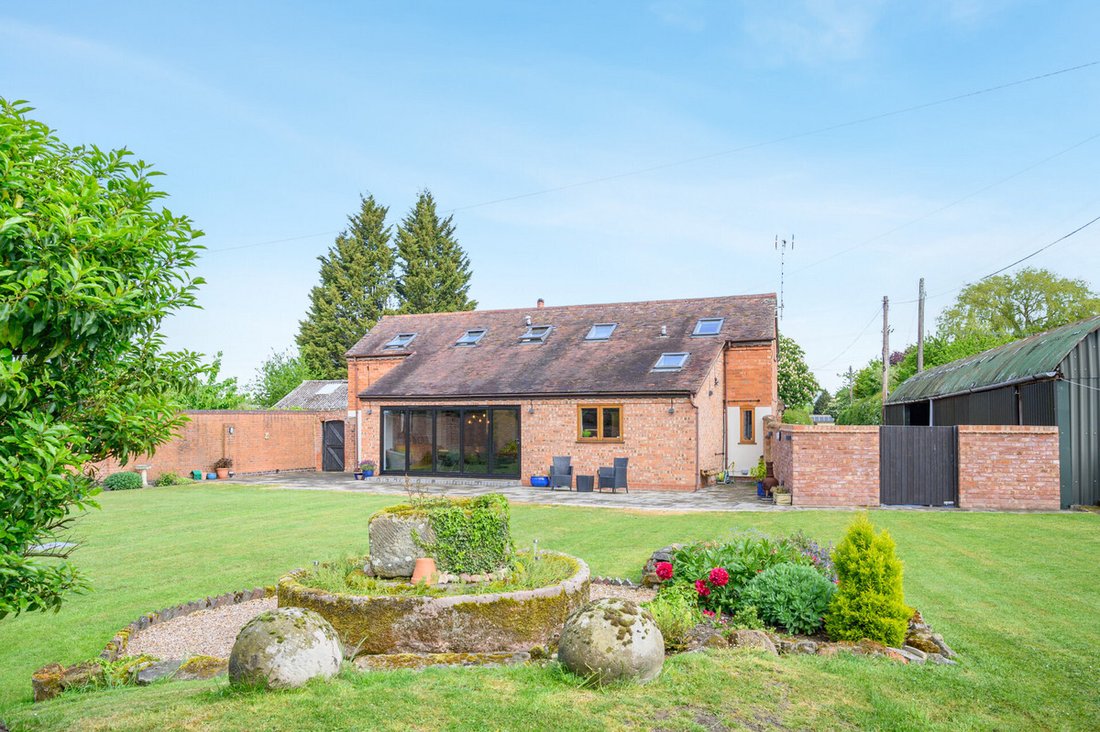 House in Bradley Green, England 4 - 17956030