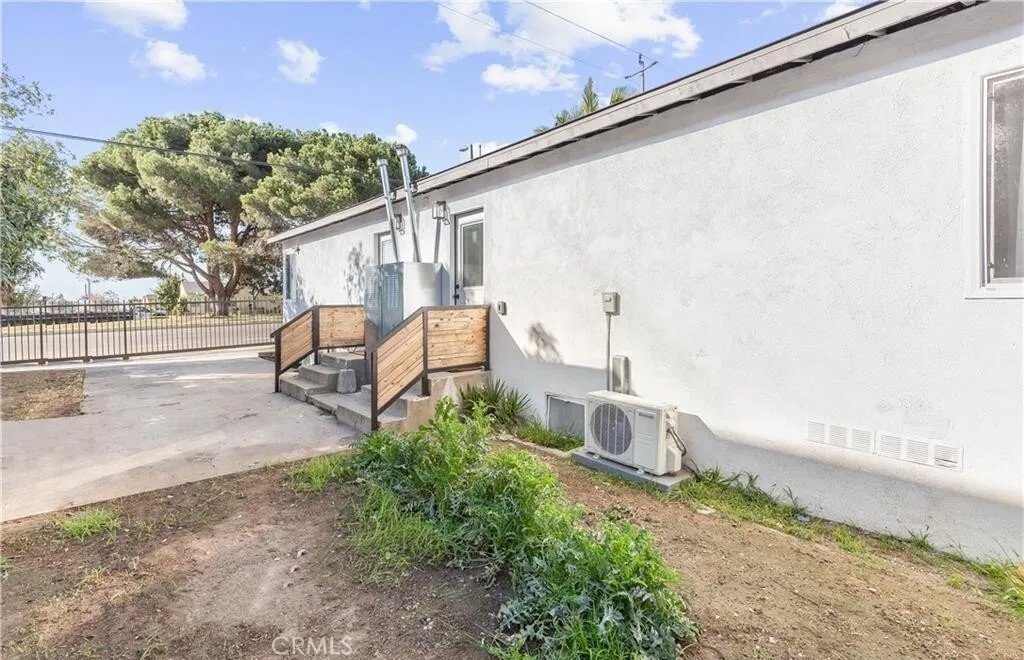 Gardena, California, United States 3 - 17767341