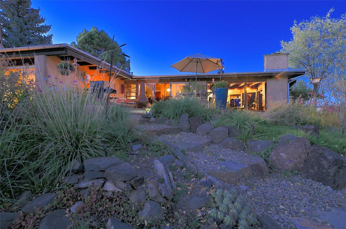 House in Taos, New Mexico, United States 1 - 17956126