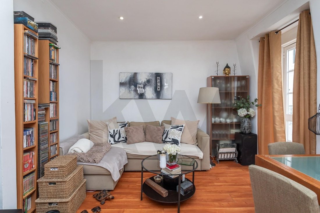 Apartment in Arroios, Lisbon, Portugal 2 - 17956846