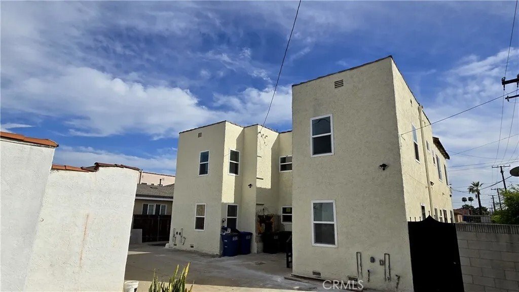 East Los Angeles, California, United States 5 - 17625267