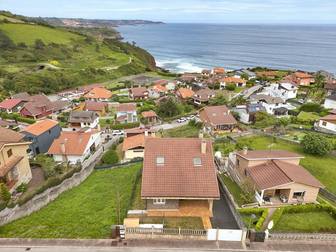 House in Carreno, Asturias, Spain 2 - 17956139