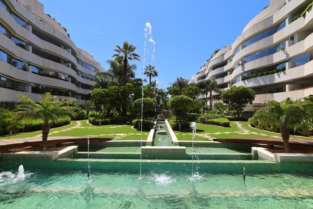 Apartment in Puerto Banus, Marbella, Spain 1 - 17956871