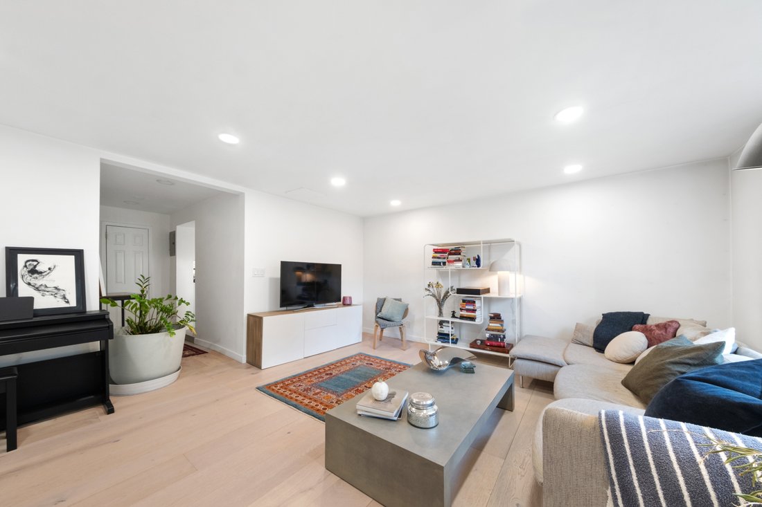 Condo in White Plains, New York, United States 3 - 17956409