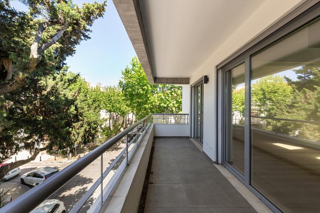 House in Carcavelos e Parede, Lisbon, Portugal 3 - 17957259