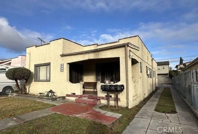Los Angeles, California, United States 1 - 17755003