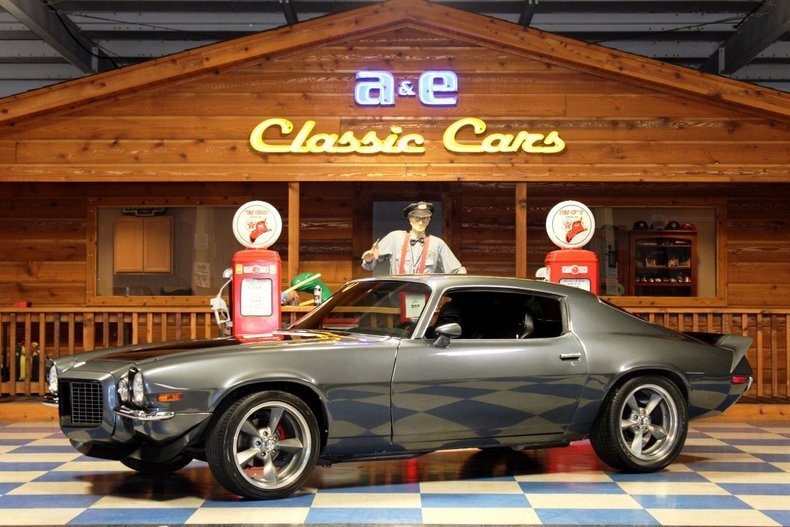 350 cui  Manual 5 spd  P/B front disc  P/S  Dakota Gauges  B/G Wheels!!! in New Braunfels, United States 1 - 17956140