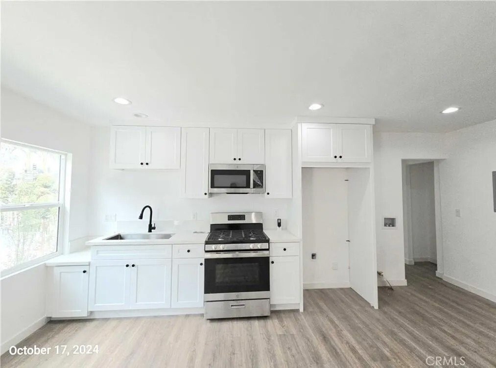 Los Angeles, California, United States 3 - 17765669