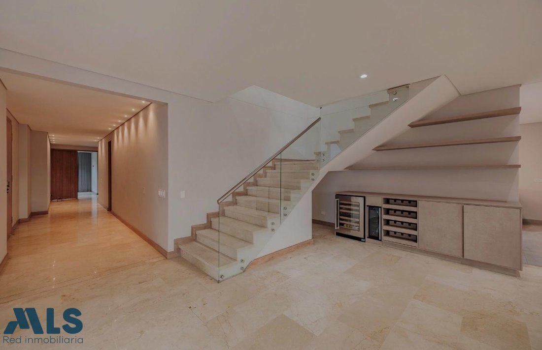 Apartment in Medellín, Antioquia, Colombia 3 - 17956449
