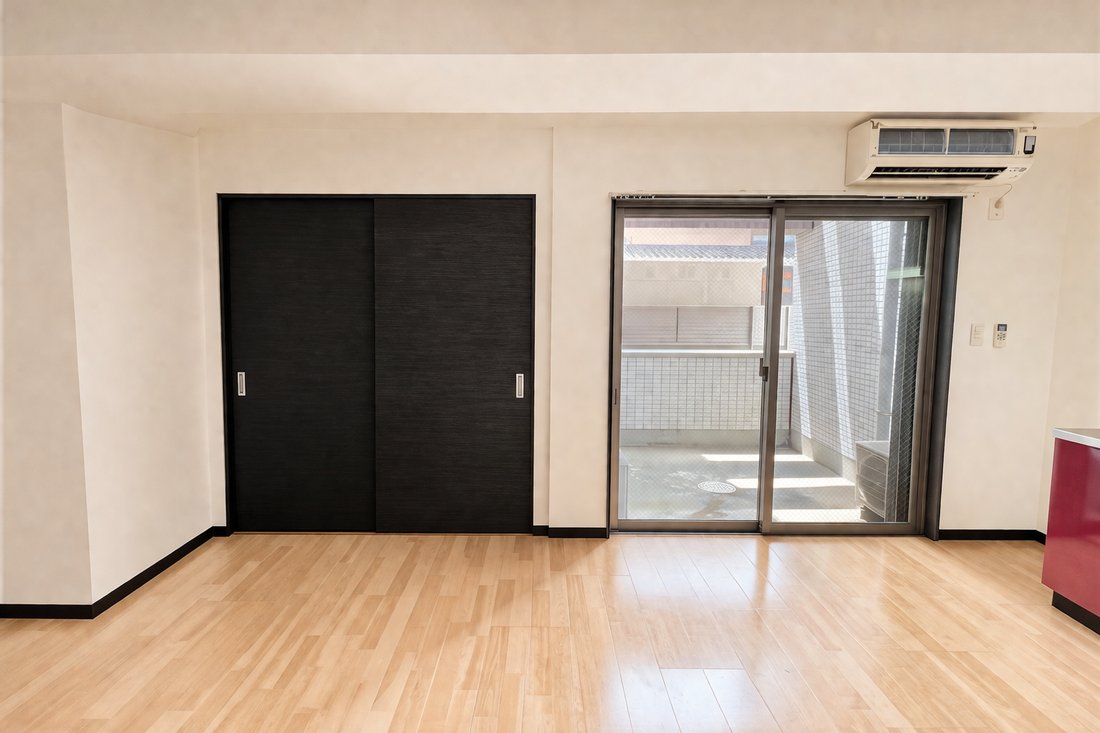 Condo in Chiba, Chiba, Japan 2 - 17956397