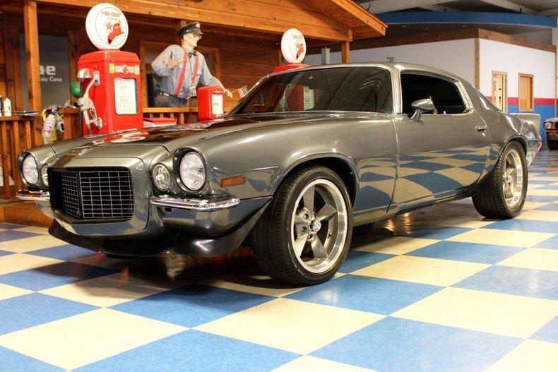 350 cui  Manual 5 spd  P/B front disc  P/S  Dakota Gauges  B/G Wheels!!! in New Braunfels, United States 5 - 17956140