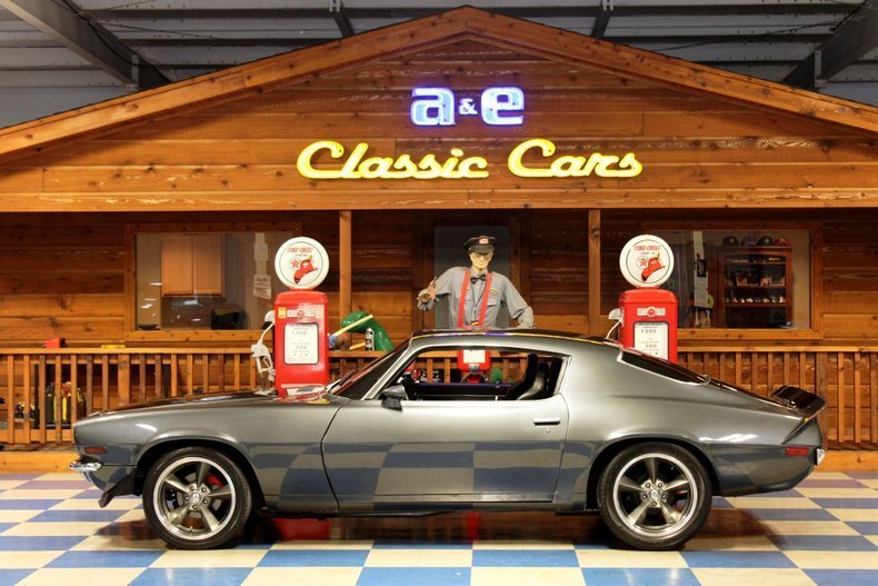 350 cui  Manual 5 spd  P/B front disc  P/S  Dakota Gauges  B/G Wheels!!! in New Braunfels, United States 2 - 17956140