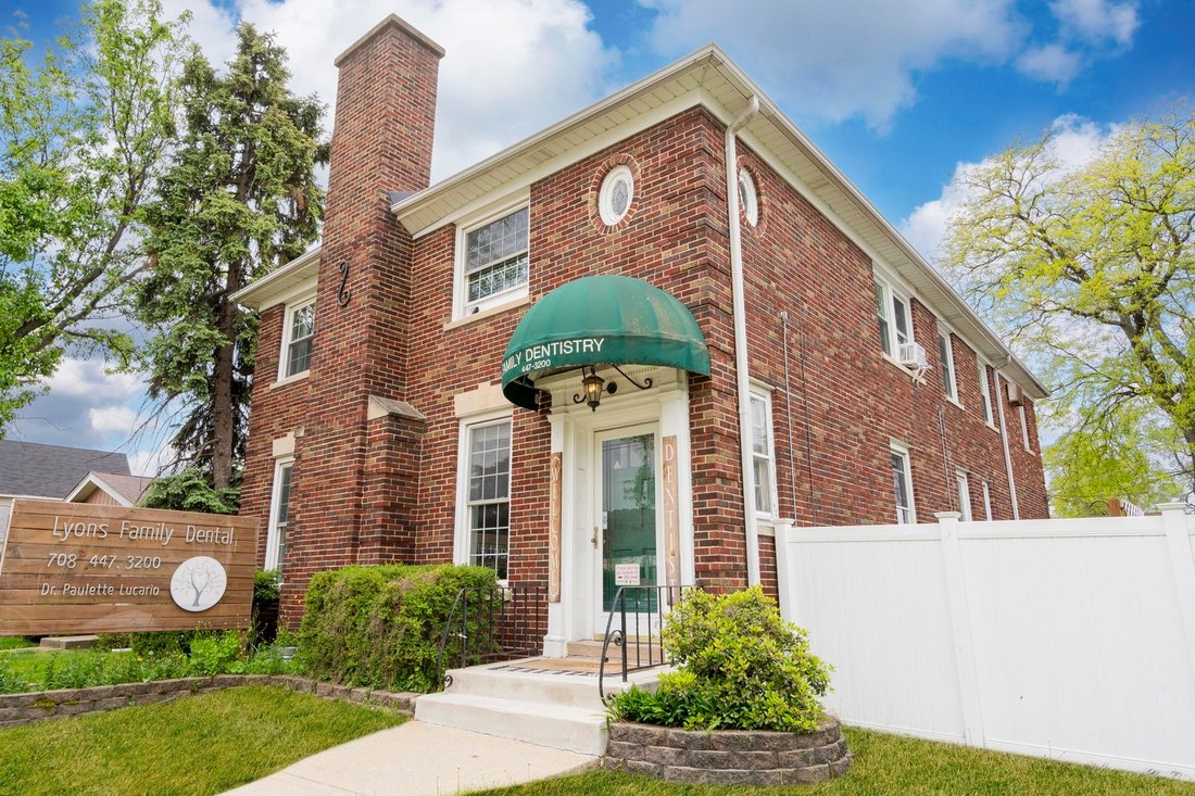 House in Lyons, Illinois, United States 2 - 17956272