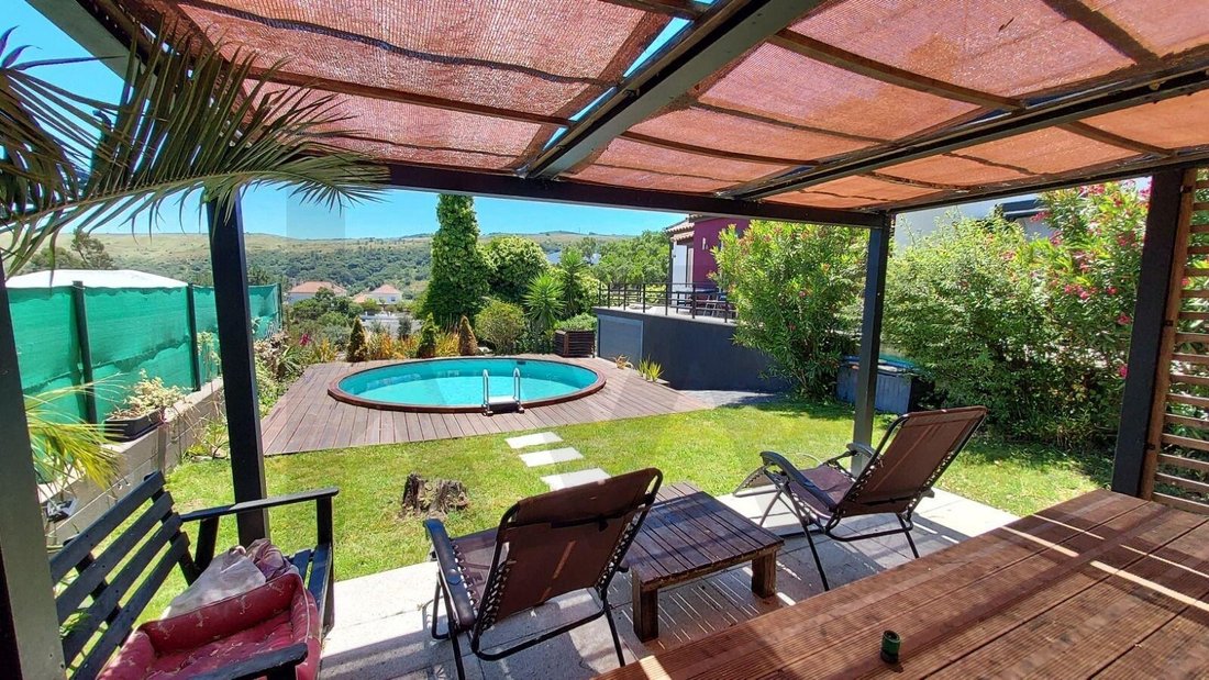 Townhouse in Fanhoes, Lisbon, Portugal 4 - 17879508