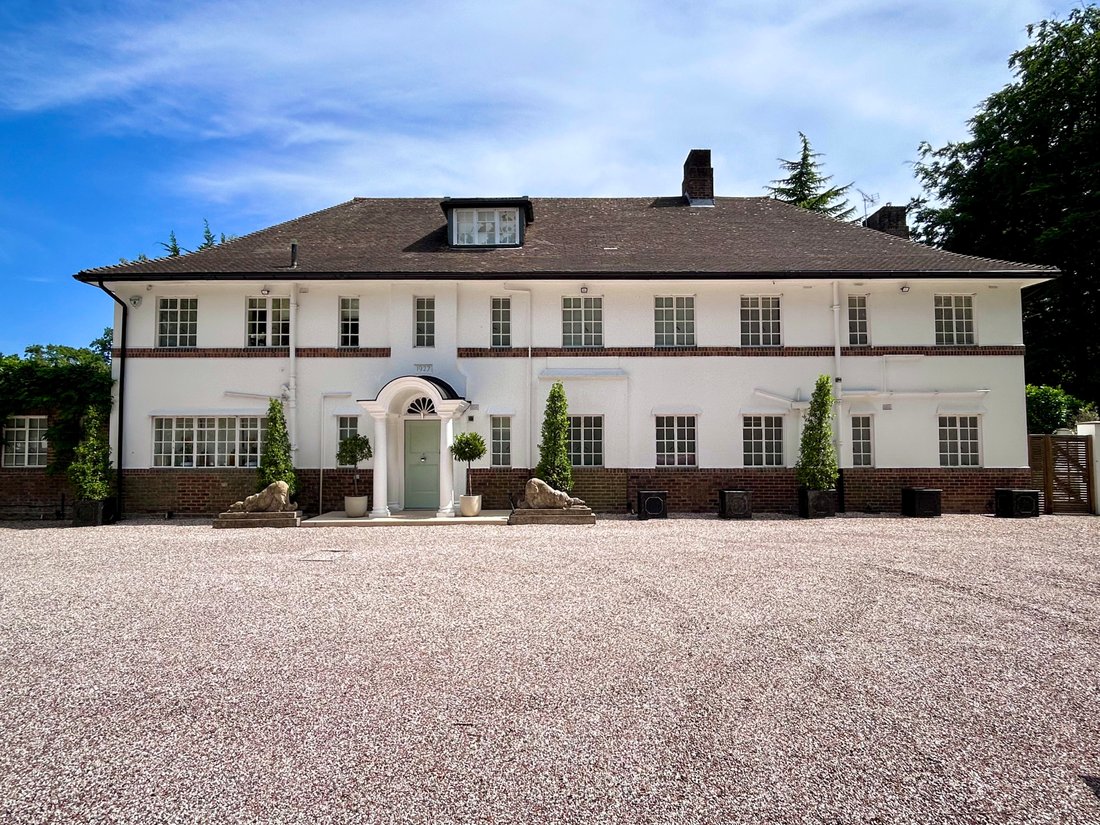 Haus in Kingswood, Reigate and Banstead, England 1 - 17956044