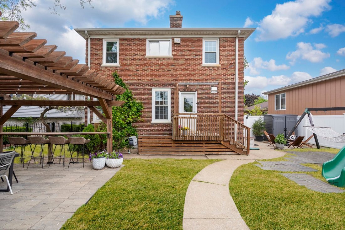 House in Lyons, Illinois, United States 3 - 17956272