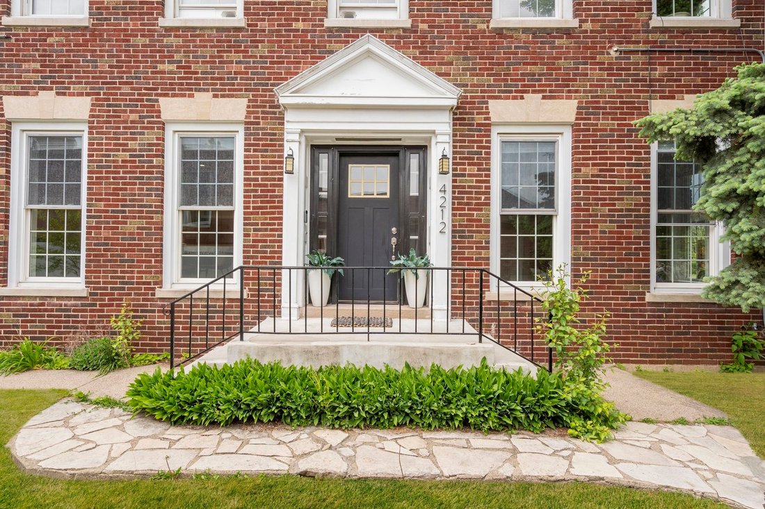 House in Lyons, Illinois, United States 4 - 17956272