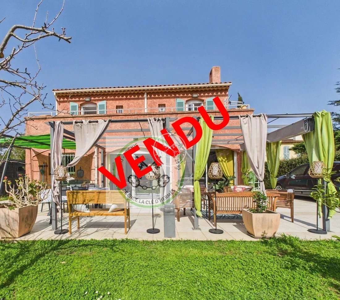 Villa in Frejus, Provence-Alpes-Côte d'Azur, France 1 - 17433796