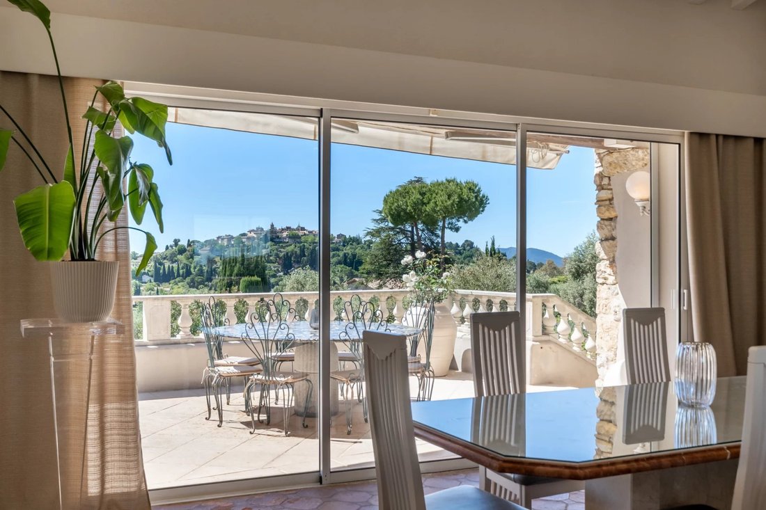 Villa in Mougins, Provence-Alpes-Côte d'Azur, France 4 - 17889595