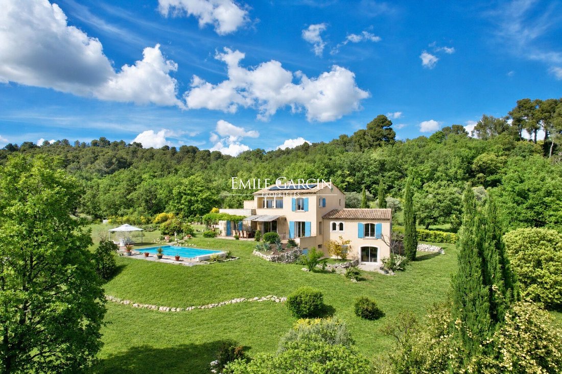 Villa in La Bastide-des-Jourdans, Provence-Alpes-Côte d'Azur, France 1 - 17956948