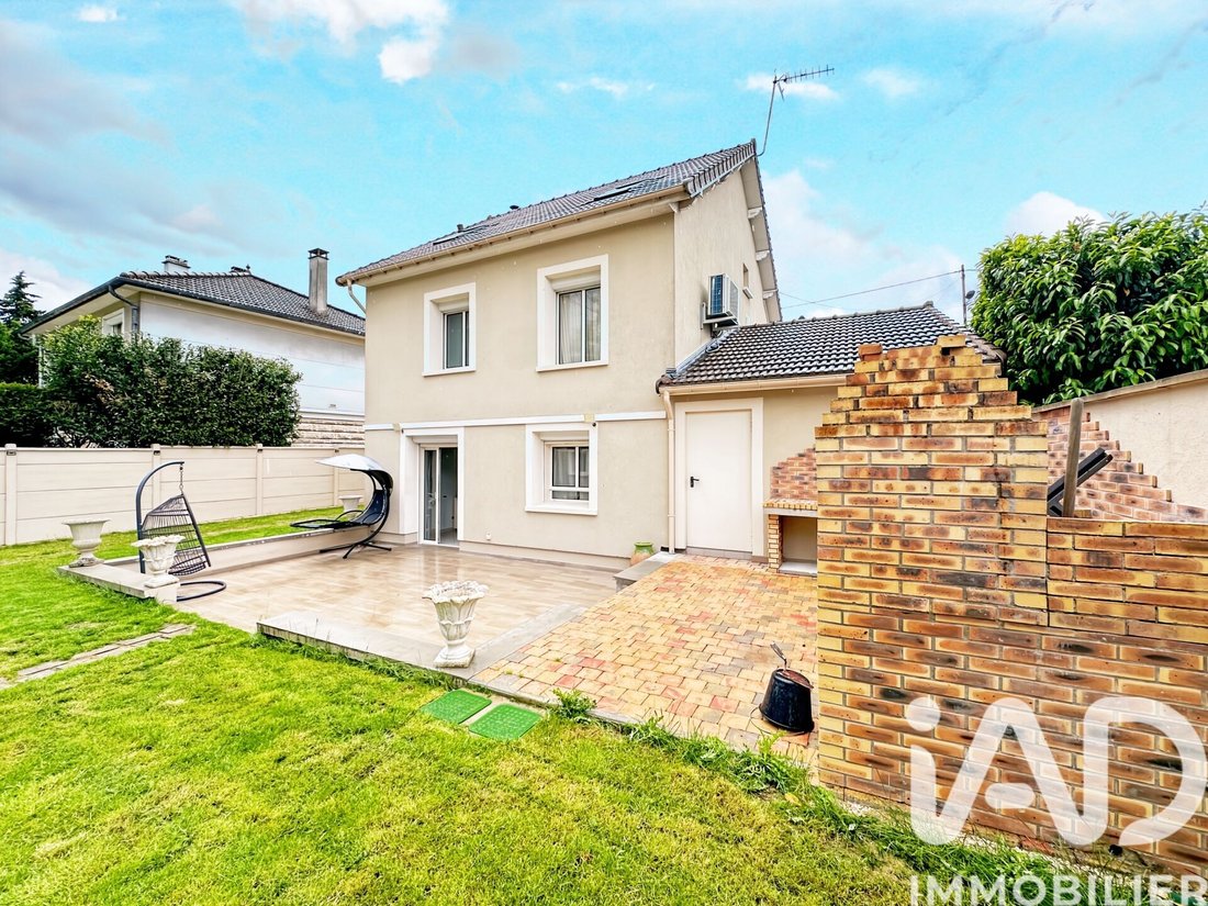 House in Bord de Marne, Champs-sur-Marne, France 1 - 17959166