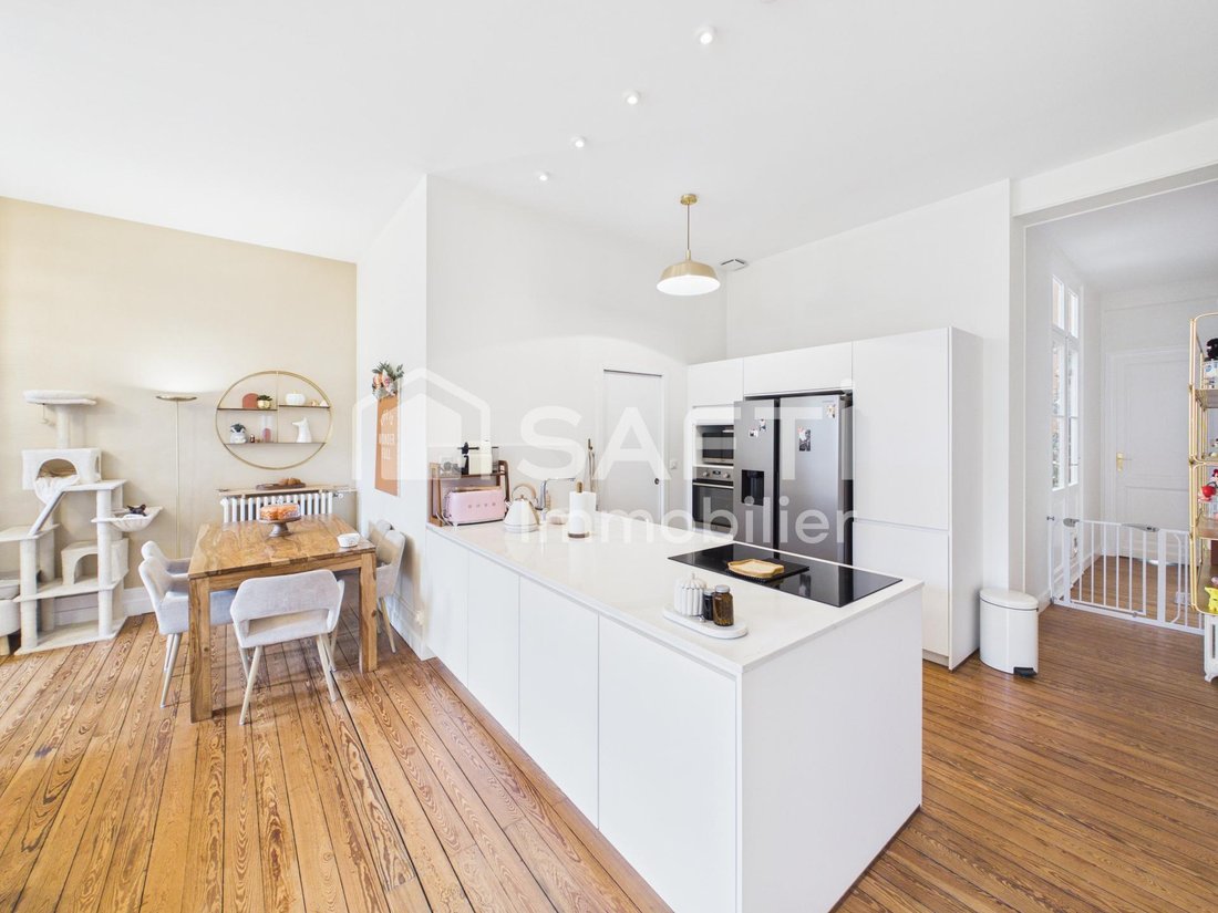 Apartment in Hôtel de Ville-Quinconce-Saint Seurin-Fondaudège, Bordeaux, France 2 - 17957645