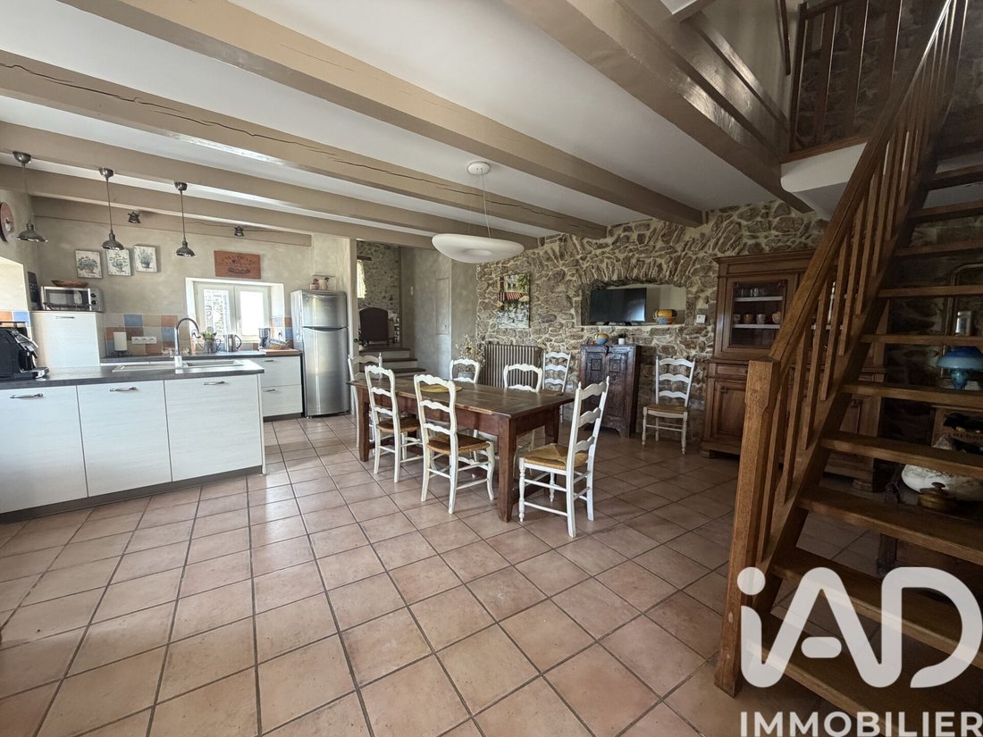 House in Vals-les-Bains, Auvergne-Rhône-Alpes, France 5 - 17959098