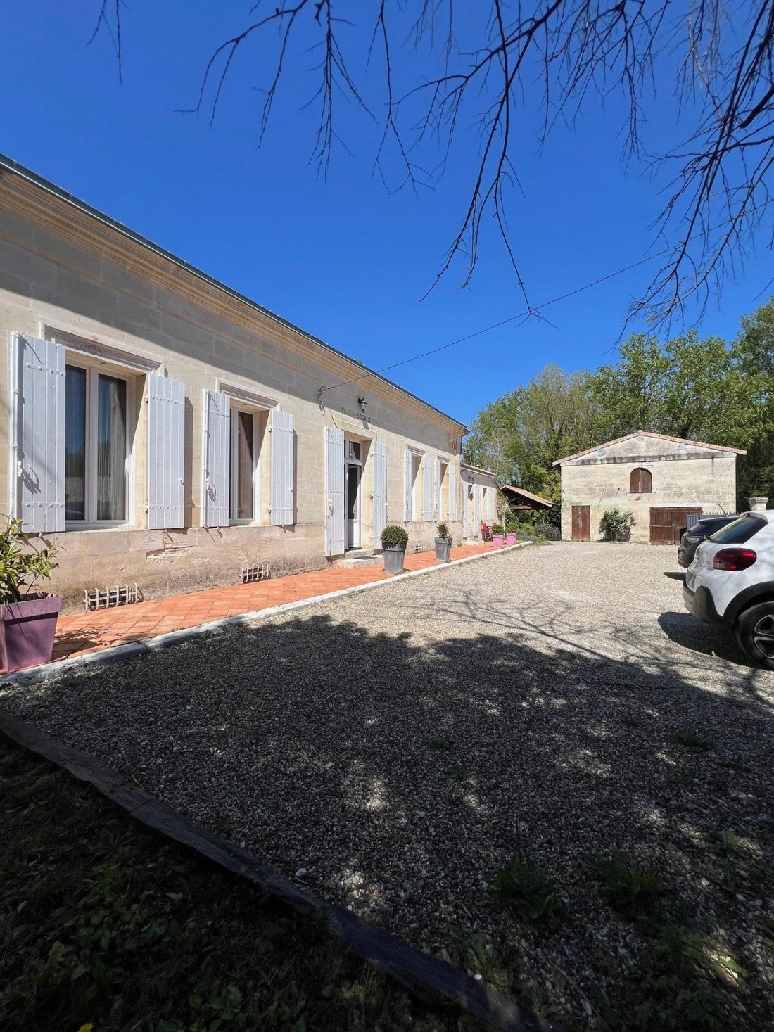 House in Saint-Denis-de-Pile, Nouvelle-Aquitaine, France 1 - 17957597
