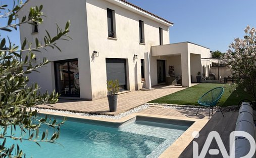 House in Châteauneuf-de-Gadagne, Provence-Alpes-Côte d'Azur, France 1