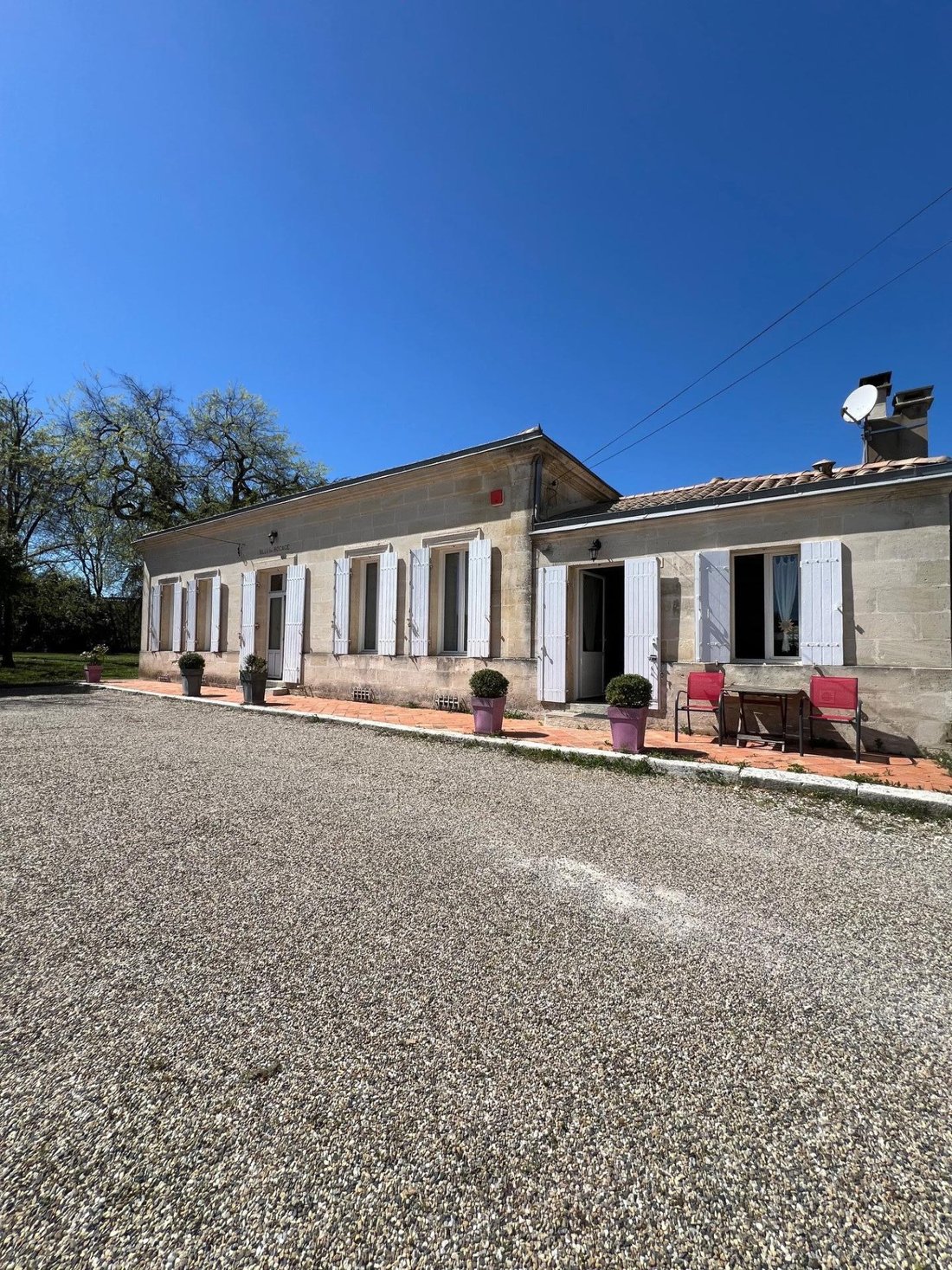 House in Saint-Denis-de-Pile, Nouvelle-Aquitaine, France 2 - 17957597