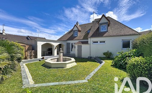 House in Courseulles-sur-Mer, Normandy, France 1
