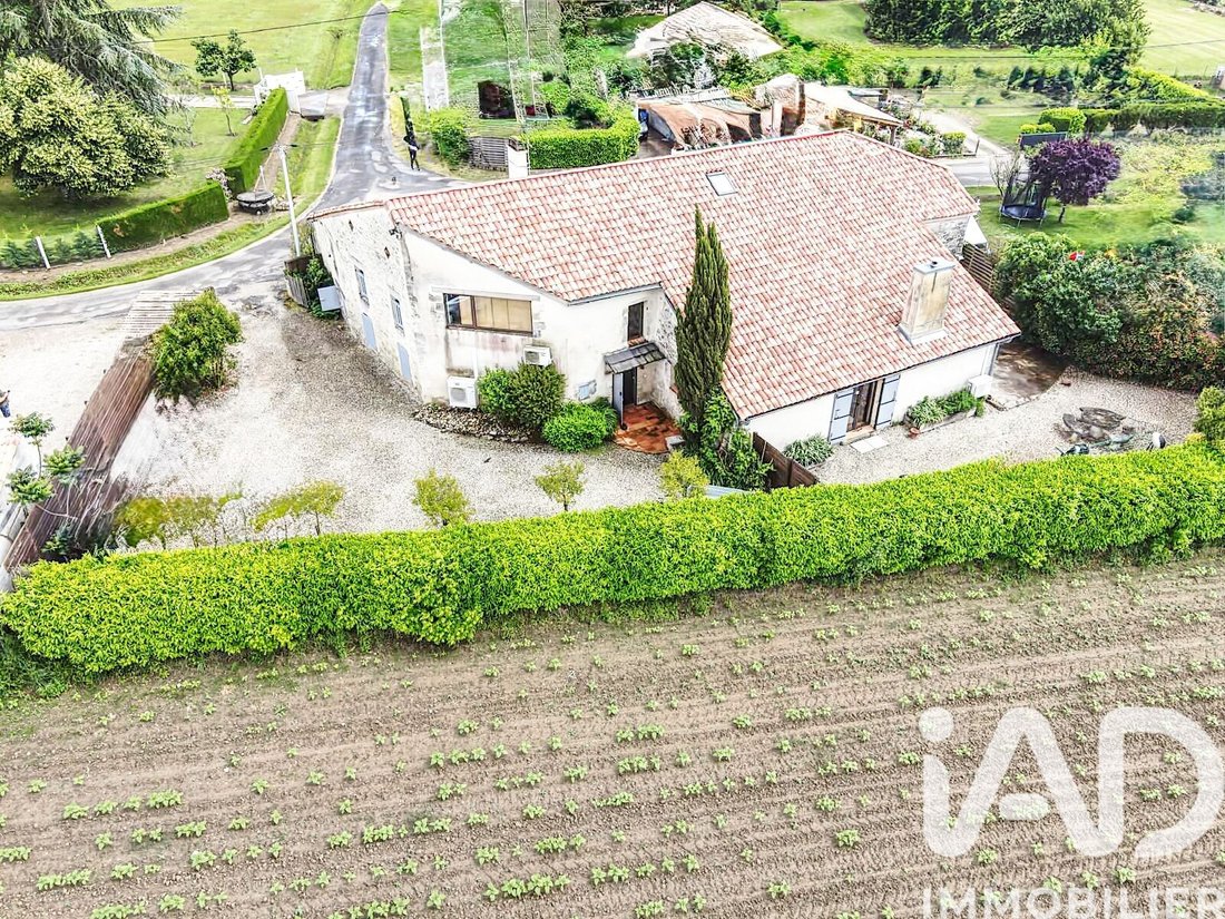 House in Saint-Martin-Petit, Nouvelle-Aquitaine, France 2 - 17775280