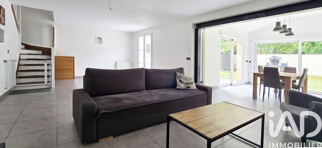 House in Bailly-Romainvilliers, Ile-de-France, France 2 - 17959363