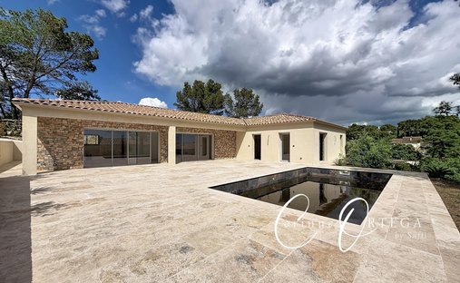 House in Capouchiné, Nimes, France 1