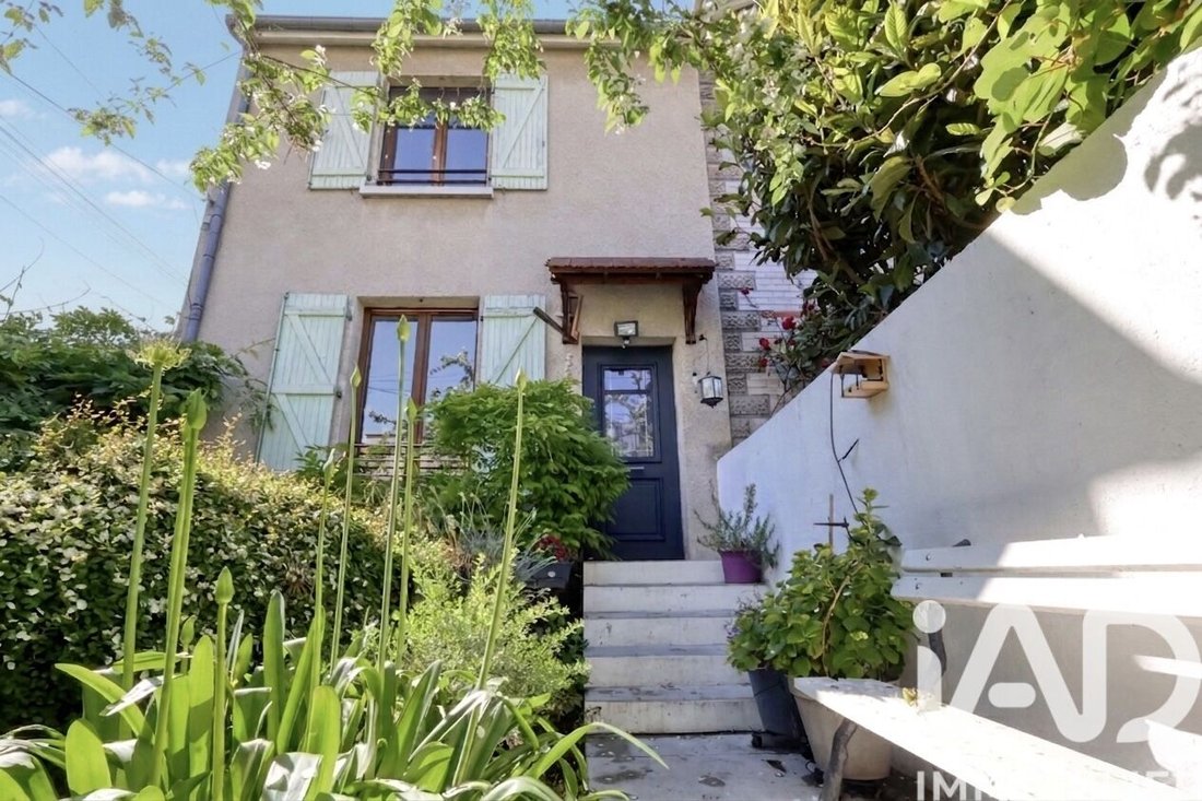 House in Les Lilas, Ile-de-France, France 1 - 17958835
