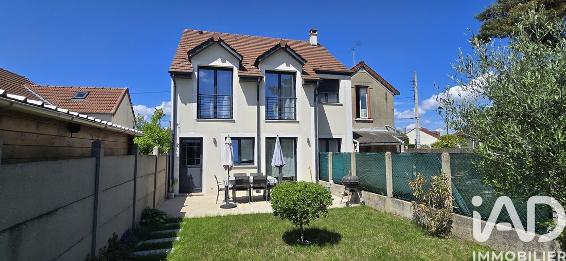 House in Yerres, Ile-de-France, France 2 - 17959109