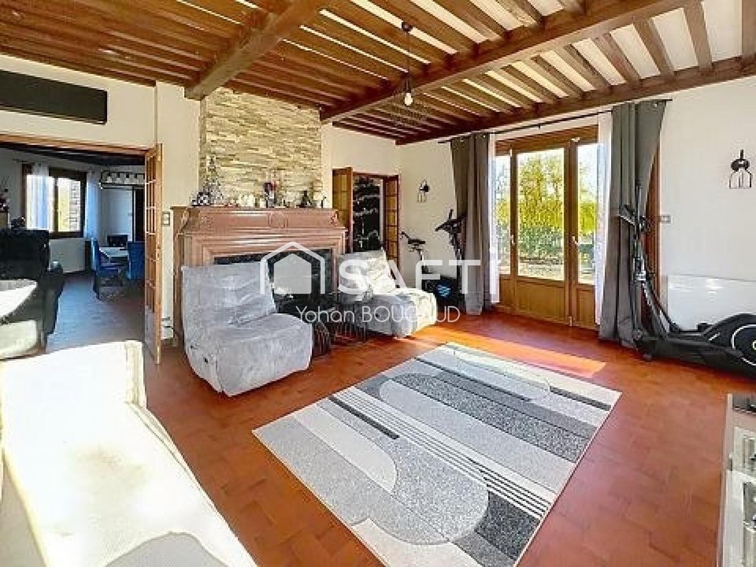 House in Salles-Arbuissonnas-en-Beaujolais, Auvergne-Rhône-Alpes, France 5 - 17389512