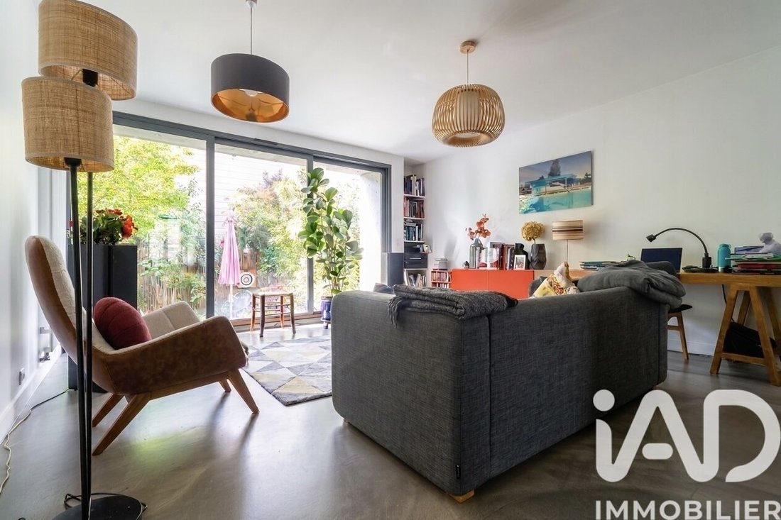 House in Les Lilas, Ile-de-France, France 2 - 17958835