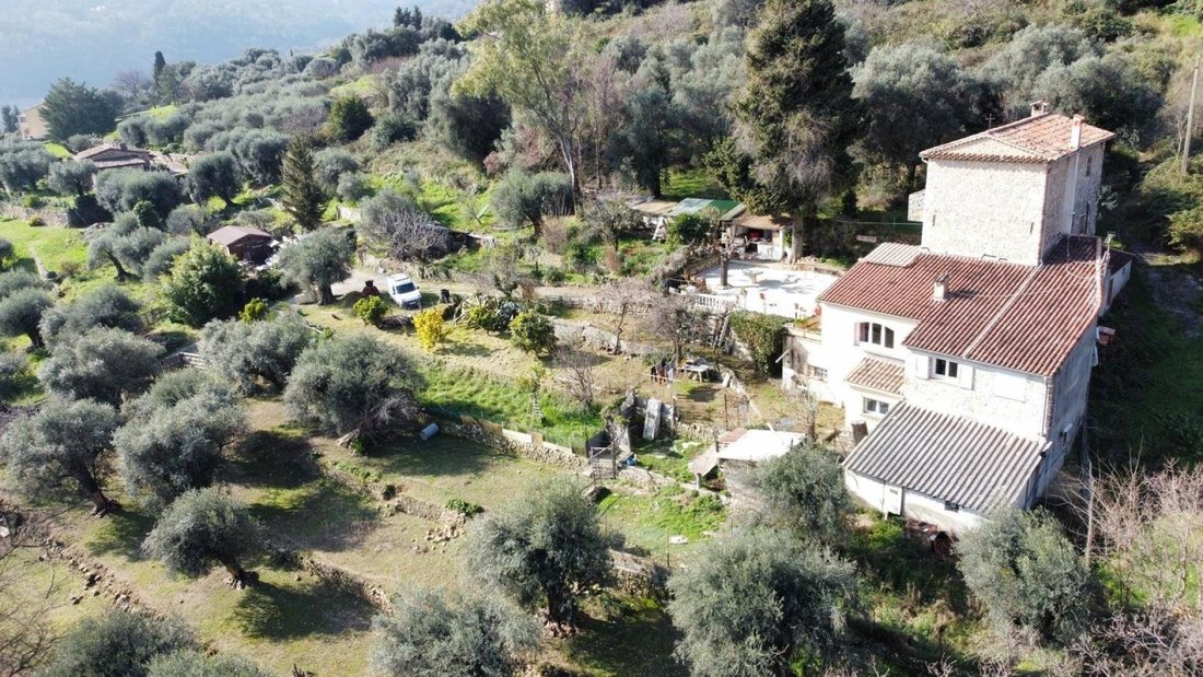 House in Le Bar-sur-Loup, Provence-Alpes-Côte d'Azur, France 1 - 17957637