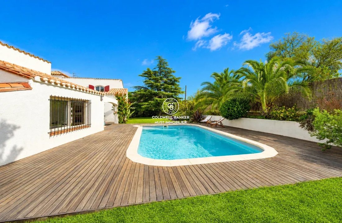 Villa in Village Sud, Canet-en-Roussillon, France 1 - 17389077