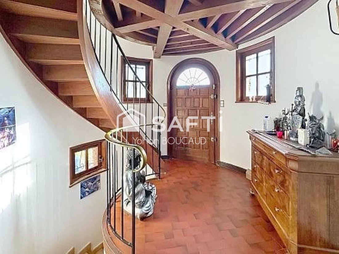 House in Salles-Arbuissonnas-en-Beaujolais, Auvergne-Rhône-Alpes, France 3 - 17389512