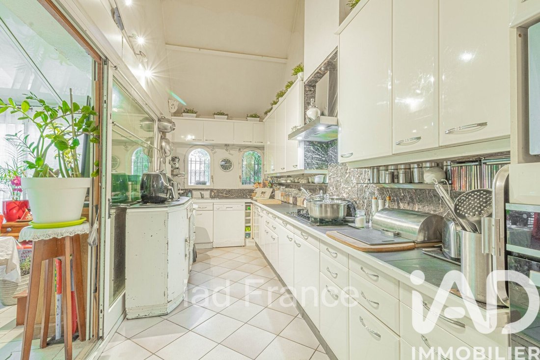 House in Aulnay-sur-Mauldre, Ile-de-France, France 1 - 17958855