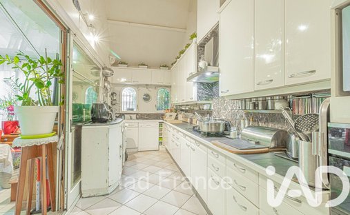 House in Aulnay-sur-Mauldre, Ile-de-France, France 1